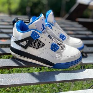 Retro 4 motor sports